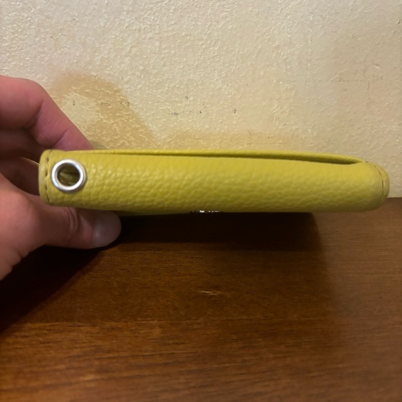2/$15 Steve Madden Bifold Card Case Lemon, Steve Madden BFold - Picture 3 of 11